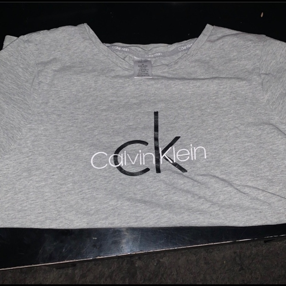 Calvin Klein - Picture 2 of 3